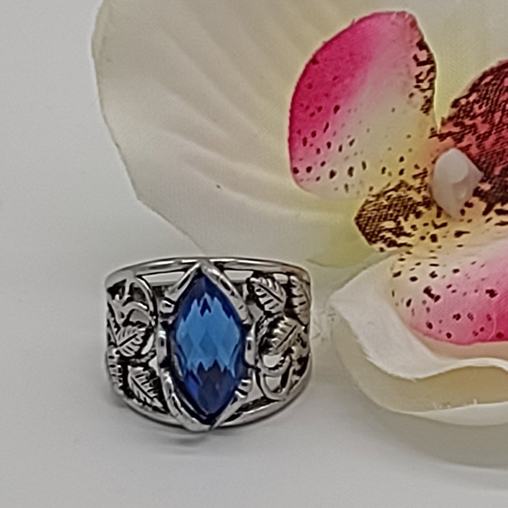 Vintage Style Silver with Blue Zirconia Stone Ring